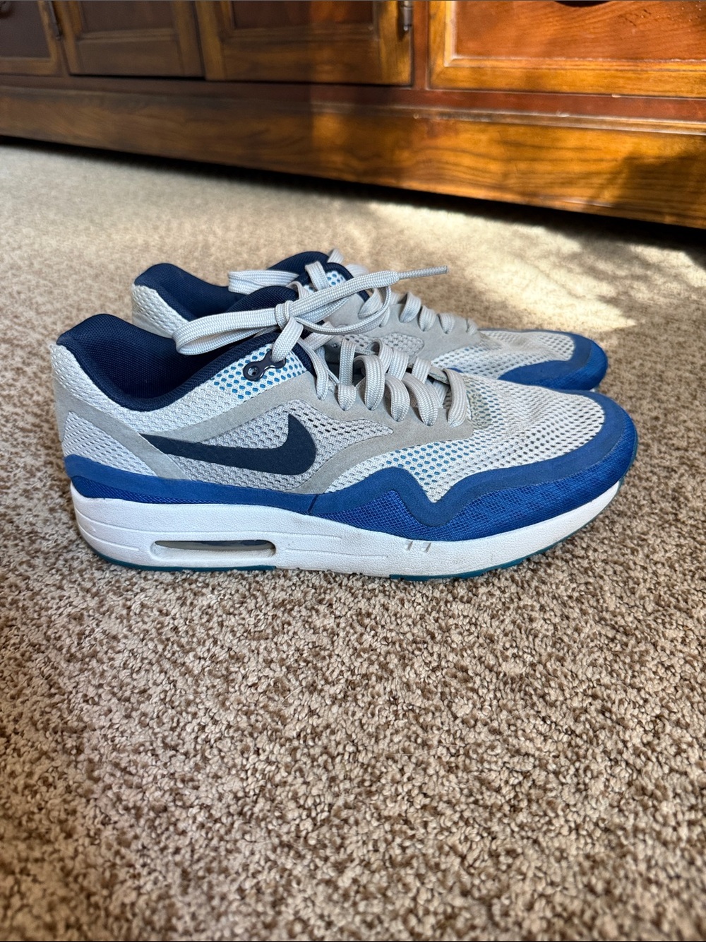 Nike Men's Gray and Blue Air Max-Style Mesh Sneakers